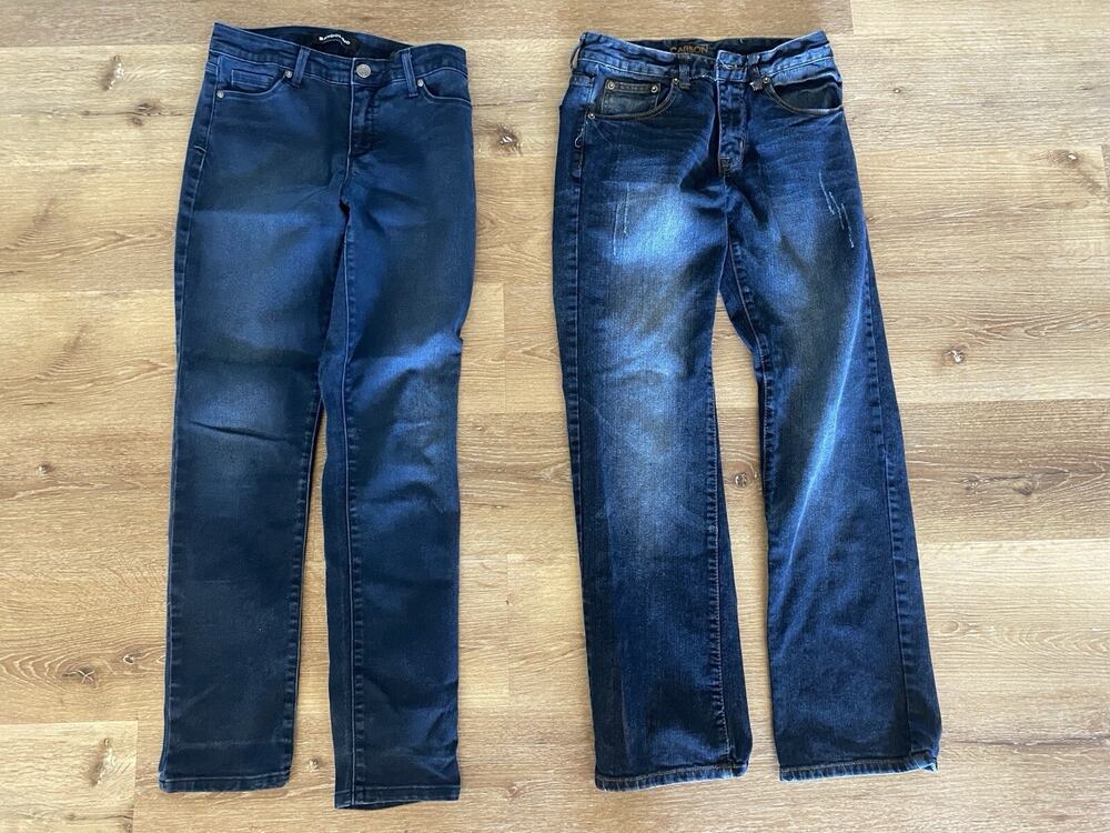 Lot 2 Womens Jeans Carbon Distressed 28/32 and Bandolino Size 6 Dark Wash